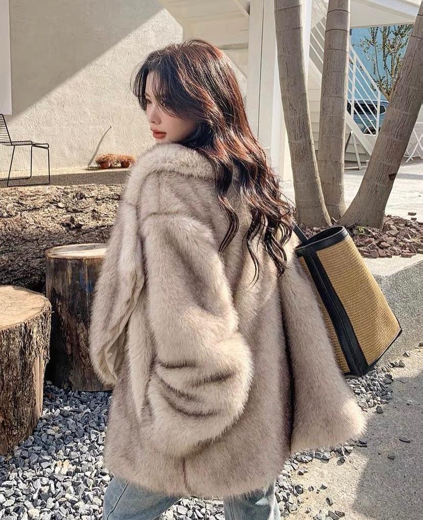 Judith faux fur coat