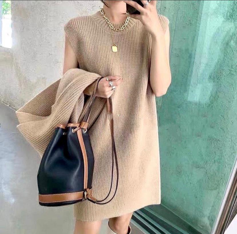 One-set knit sweater dress